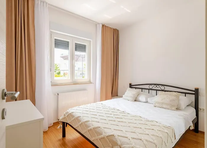 With Private Swimming Pool Pensionat