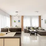 ゲストハウス With Private Swimming Pool トロギール