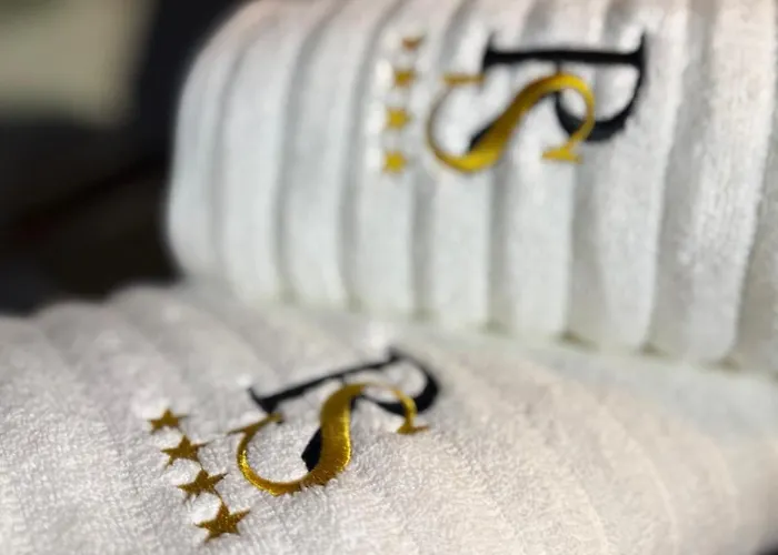 招待所 With Private Swimming Pool